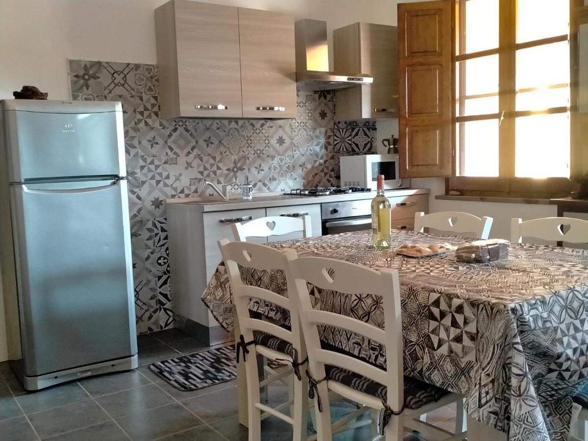 Casa Margherita Càbras Esterno foto