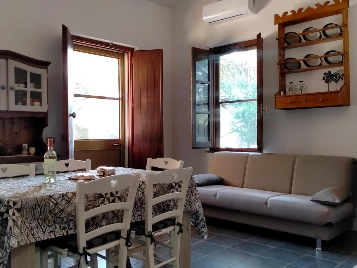 Casa Margherita Càbras Esterno foto