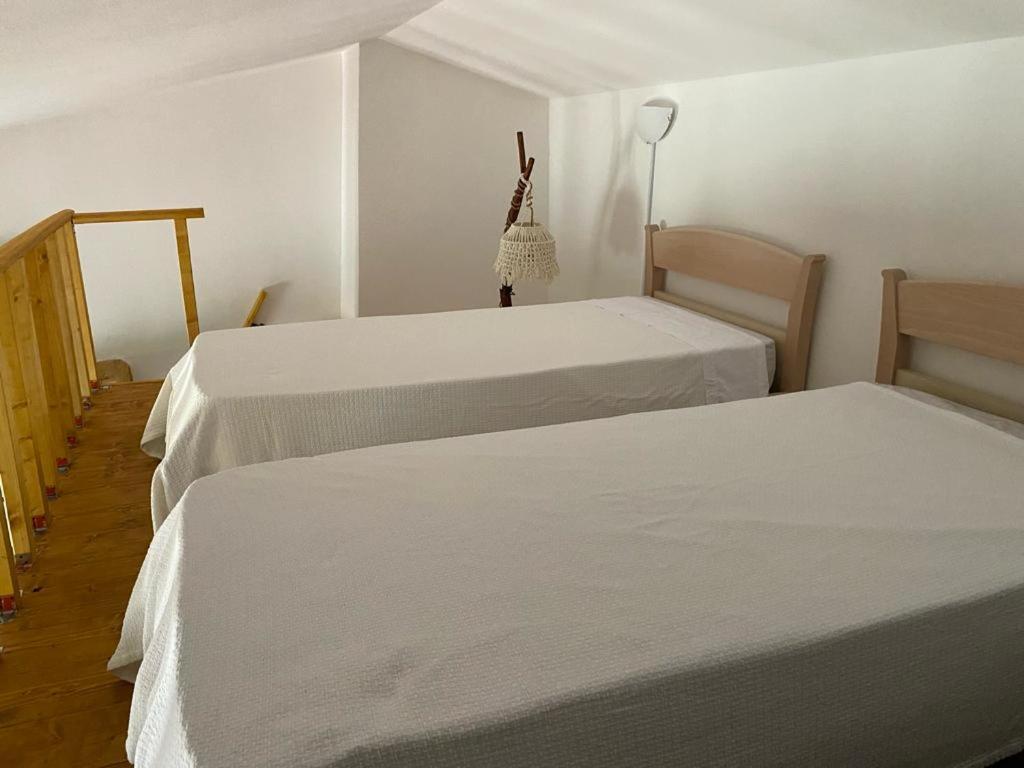 Casa Margherita Càbras Esterno foto