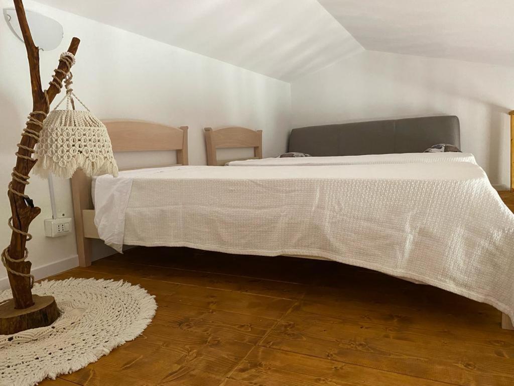 Casa Margherita Càbras Esterno foto