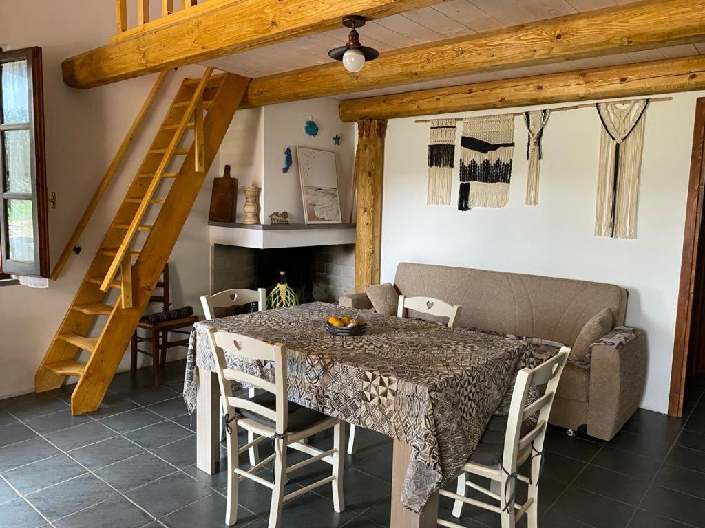 Casa Margherita Càbras Esterno foto